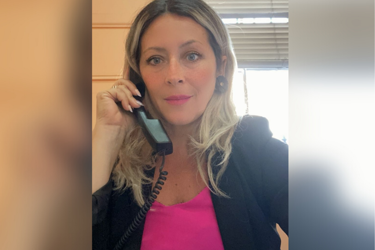 Trabajadora Social del Centro de Familia  en Radio Municipal de Iquique