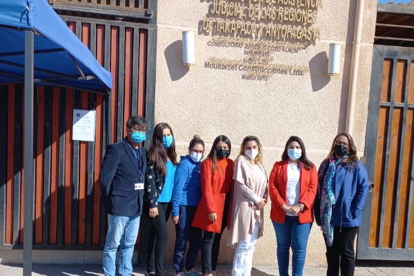 Seremi MinjudhTarapaca, Camila Castillo visita Consultorio Jurídico de Pozo Almonte