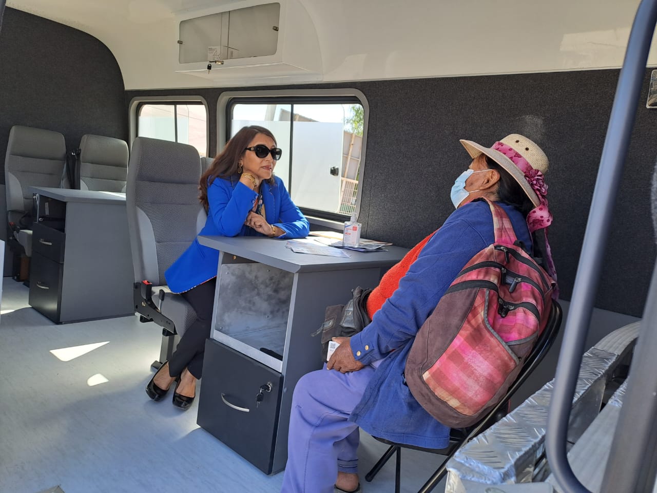 Consultorio Jurídico Móvil de Arica y Parinacota entregó atención en Villorrio de Poconchile