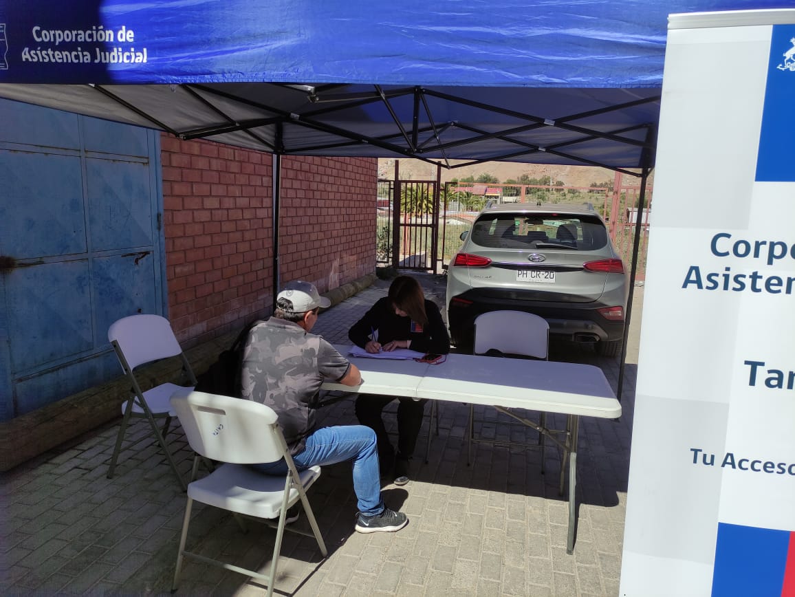 Consultorio Jurídico Móvil del Tamarugal, brinda atención en localidad de Camiña