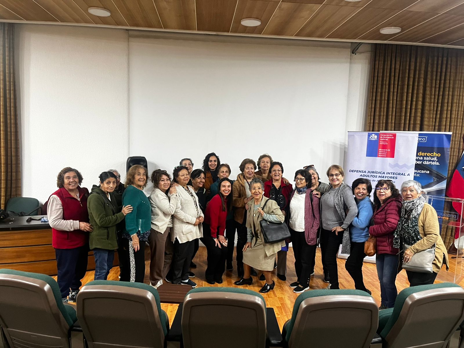 ODAM de Antofagasta participa en conversatorio con personas mayores