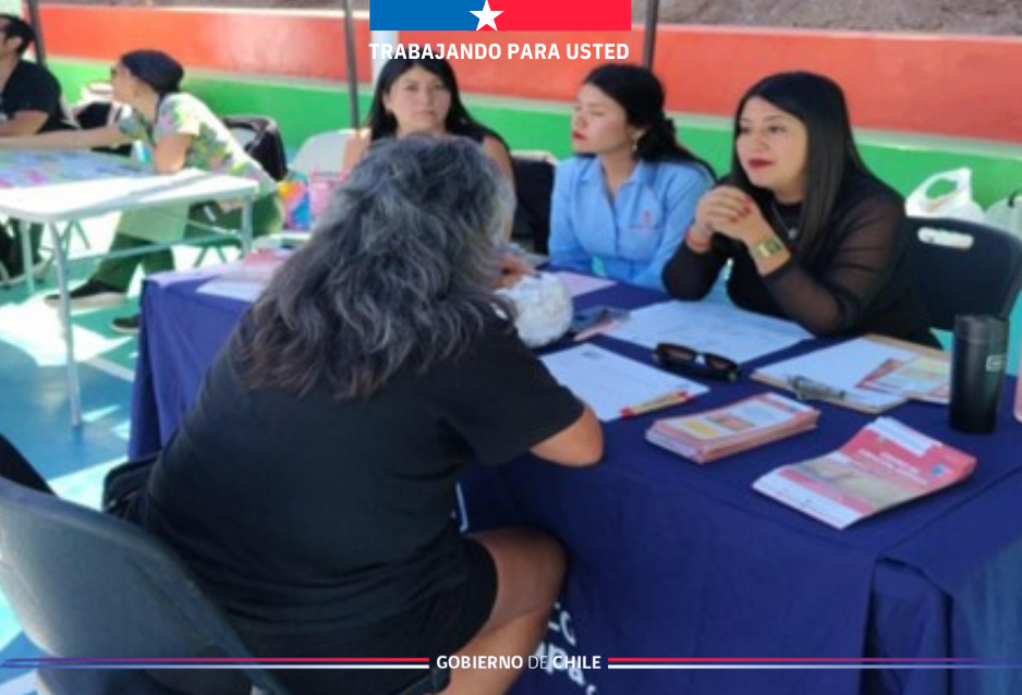 Centro de Atención Jurídica de la Universidad de Tarapacá participa en la Feria de Salud