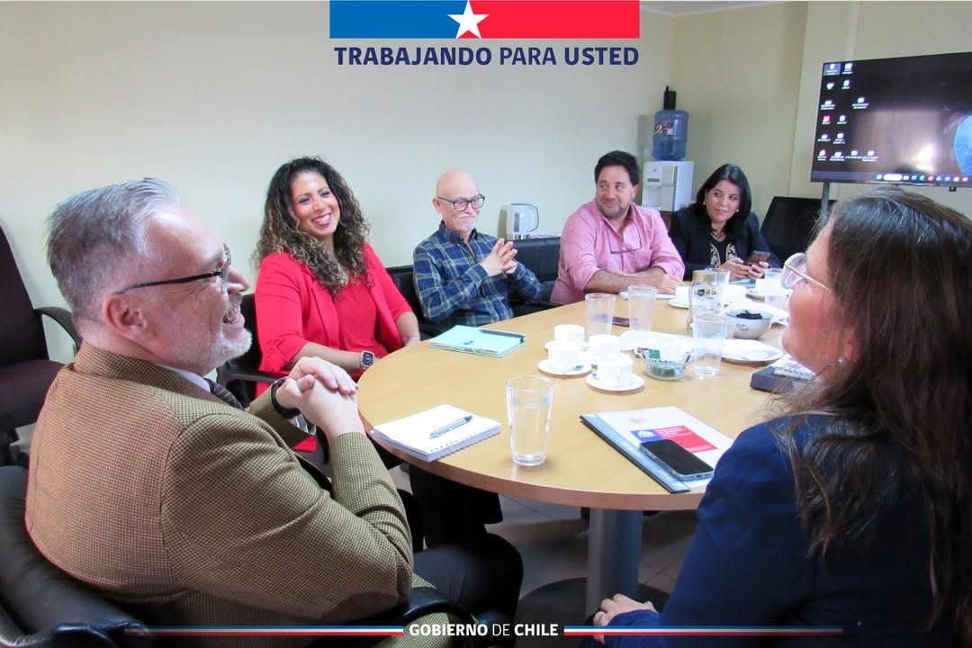Seremi de Justicia y Derechos Humanos sostiene reunión de trabajo con equipo directivo de CAJTA