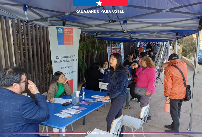 Consultorio Jurídico Antofagasta Norte participa en jornada en terreno en Liceo Los Arenales