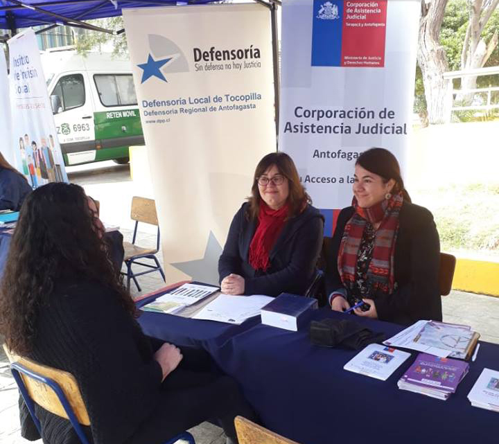 Consultorio Jurídico de Tocopilla presta atención jurídica en Plaza de Justicia